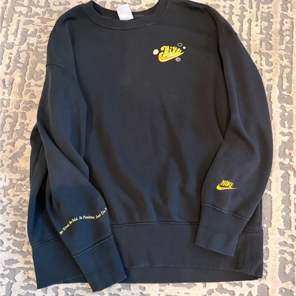 Nike Men's Black and Yellow Crewneck Sweater